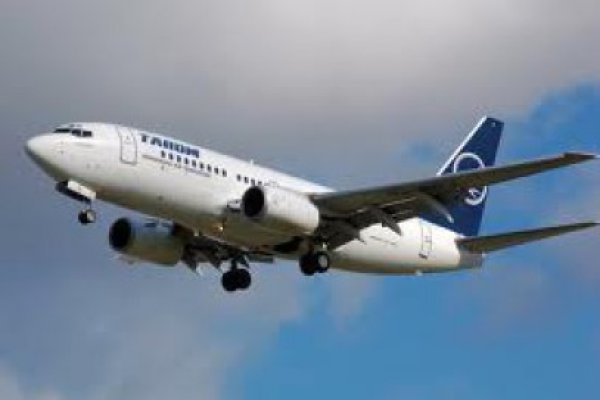 Foştii administratori Tarom revocaţi în noiembrie au dat în judecată compania